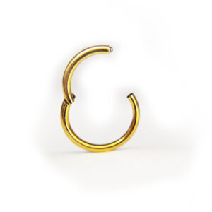 argolla clicker titanio F136 dorado baño de oro