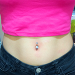 piercing-ombligo-plateado brillante
